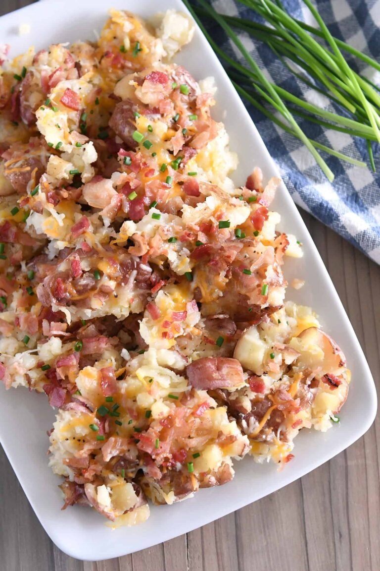 Cheesy Garlic Smashed Potatoes – Crispy, Flavor-Packed Side Dish
