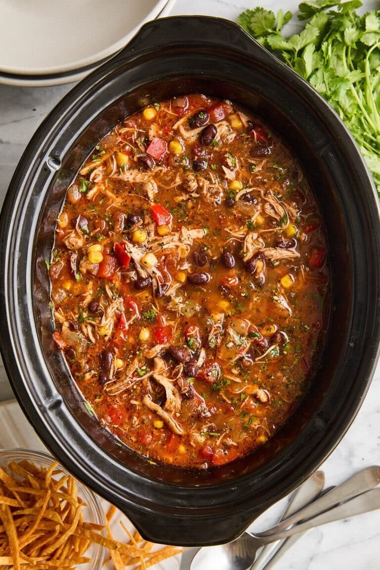 Hearty Slow Cooker Chicken Tortilla Soup – Easy & Flavor-Packed Meal