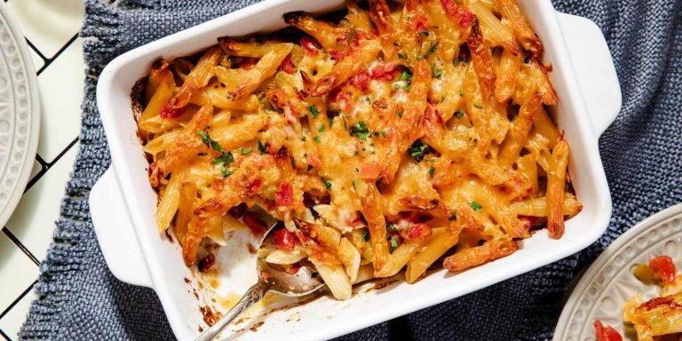 Easy 5-Ingredient Pasta Bake Recipe – Quick, Cheesy & Family-Friendly