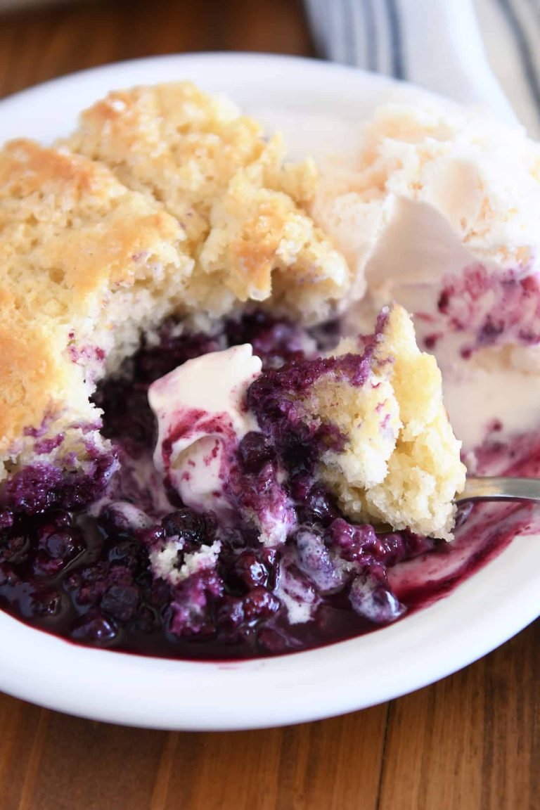 Delicious Triple Berry Cobbler Recipe – Easy & Homemade Dessert